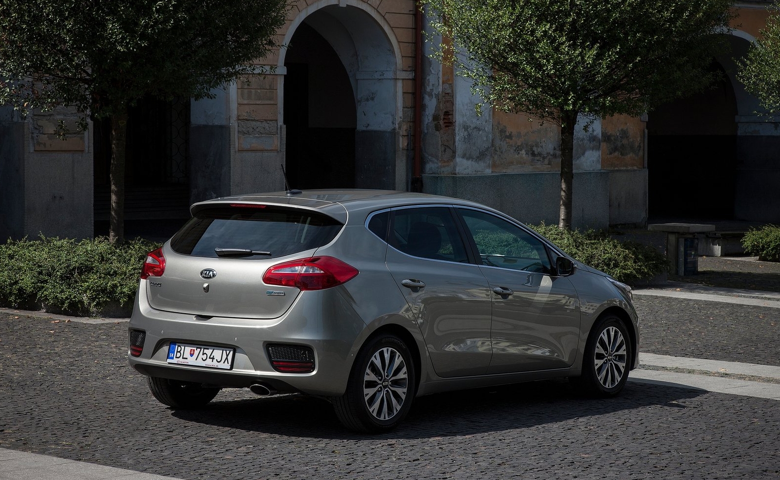 https://wcar.sets.lv/cars/Kia/Ceed hečbeks/6cb5170dde29d6f0b874d16a07370ef4.jpg